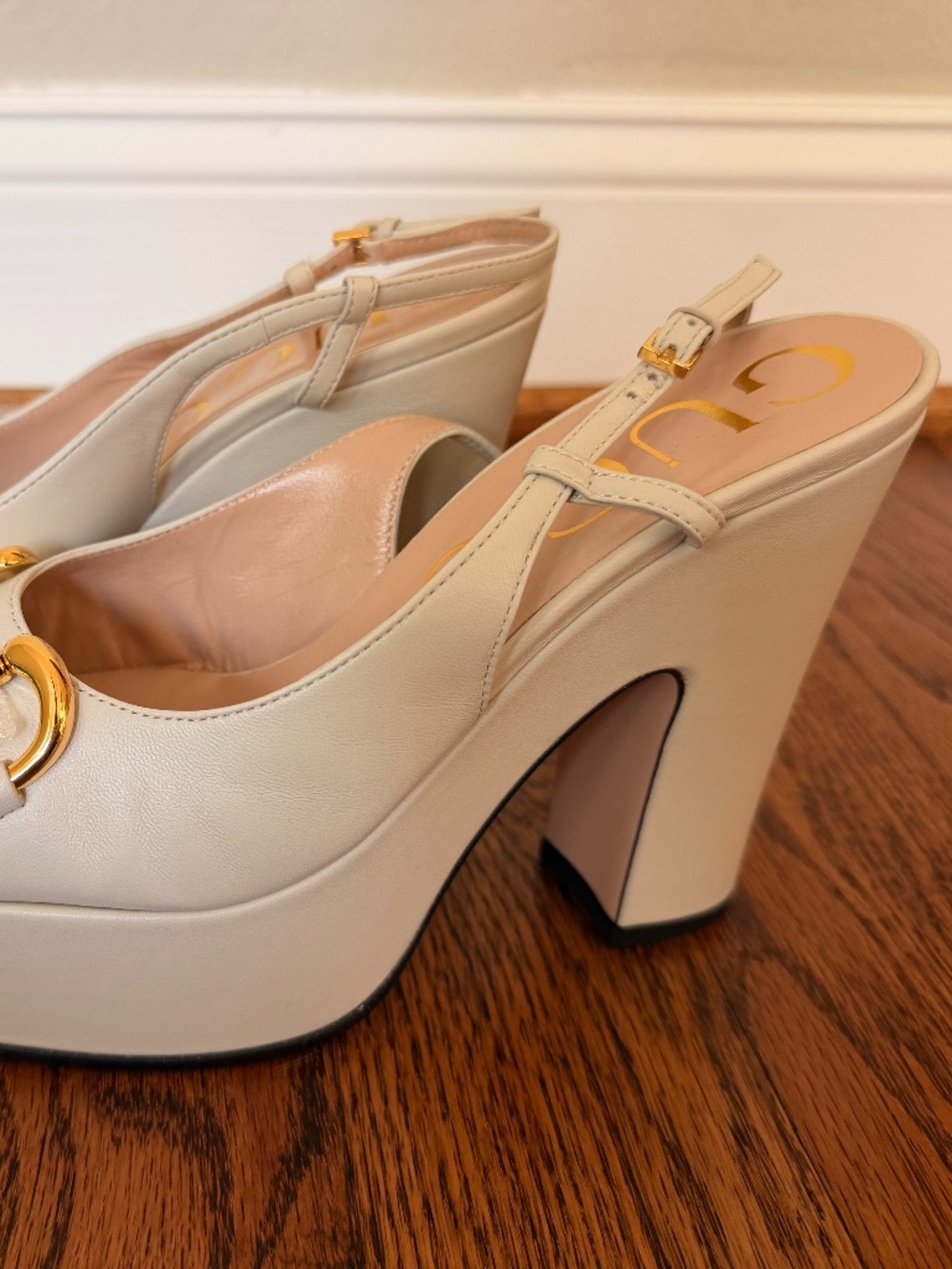 Gucci White Lambskin Leather Platform Pumps - Picture 5 of 10